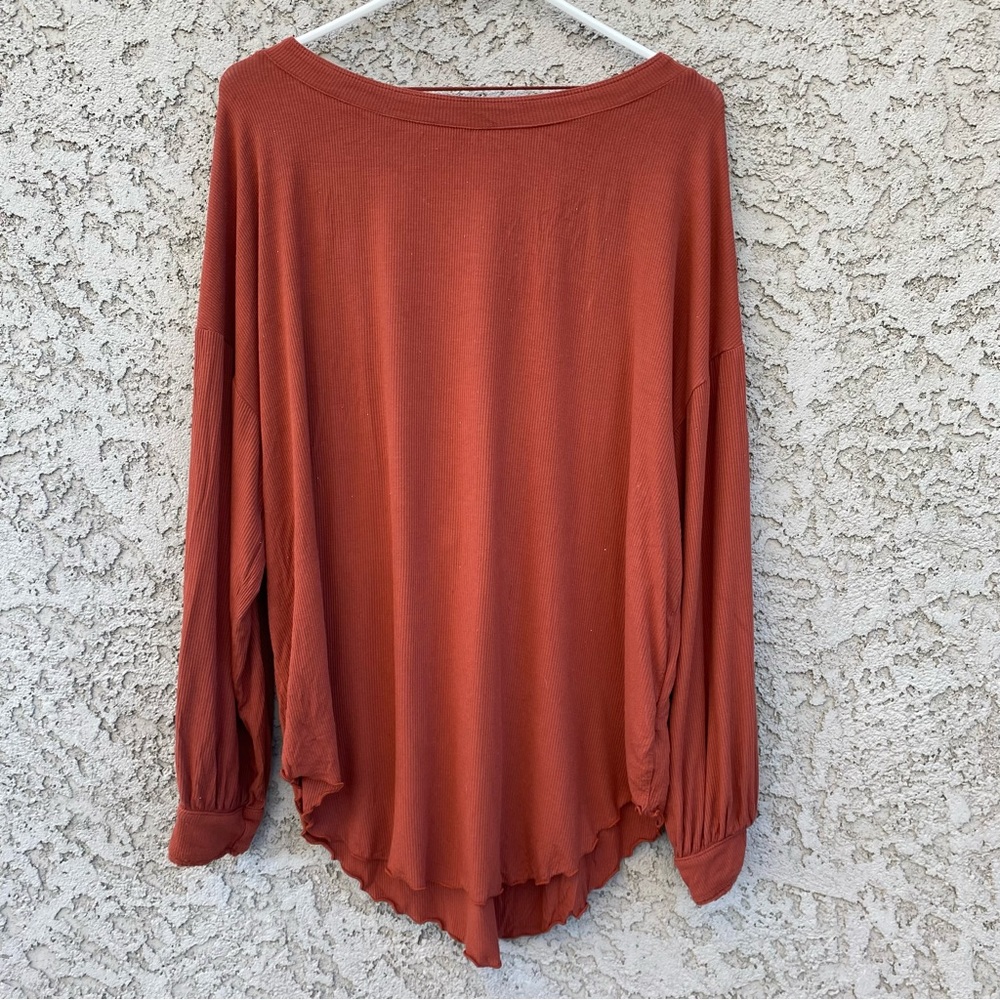FREE PEOPLE Open Back Ribbed Long Sleeved Flowy Top - Picture 10 of 15